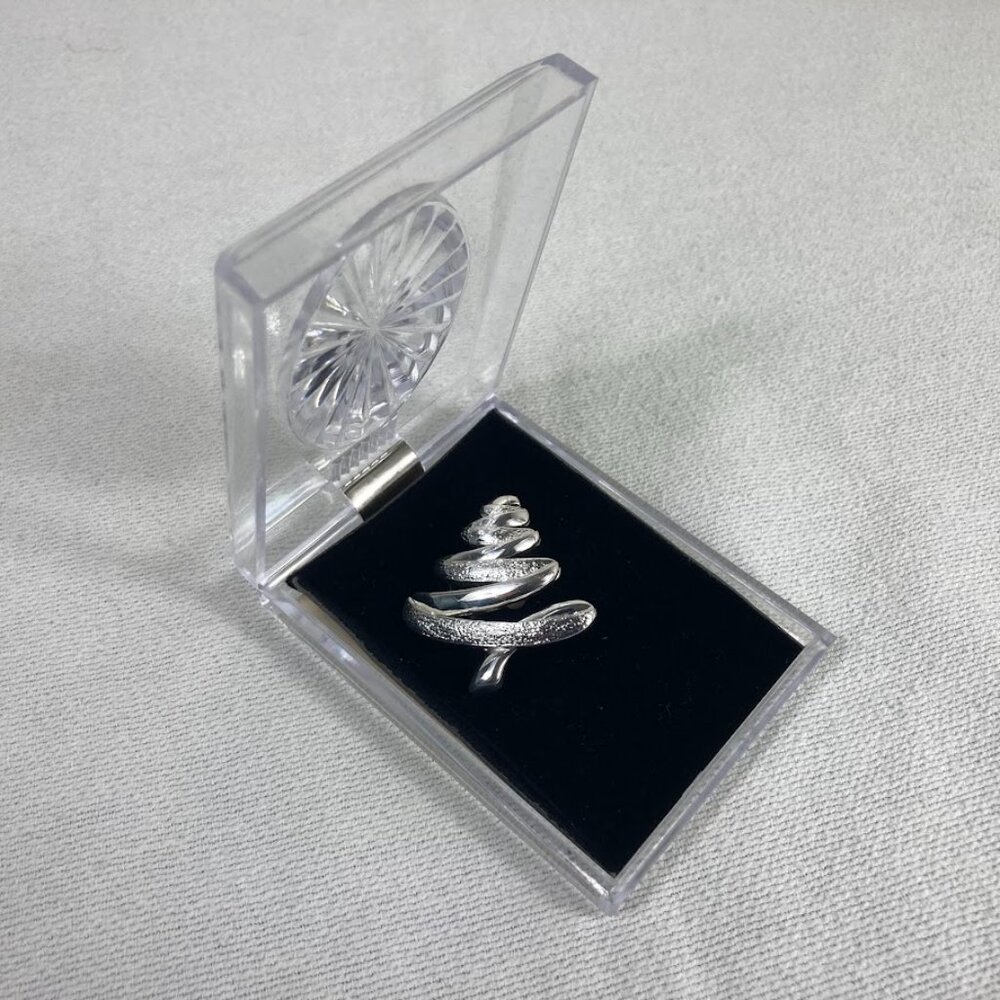 Silver Swirl Christmas Tree Brooch Pin in Display Box Vintage Holiday Jewelry - Picture 2 of 8